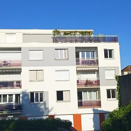 Le Phenix à Internet Débit&parking *