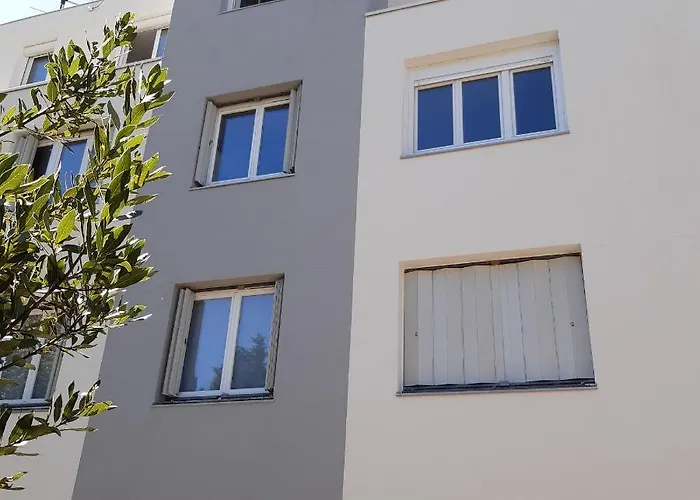 Apartment Le Phenix A Internet Debit & Parking