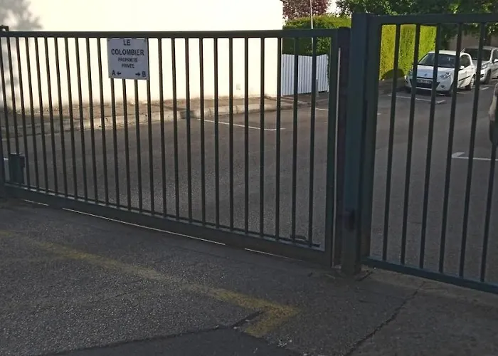 アパート Le Phenix A Internet Debit & Parking ディジョン